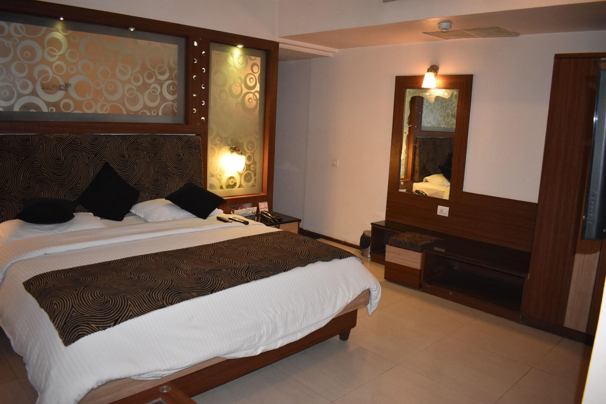 Hotel Royal Highness Ahmedabad Eksteriør billede