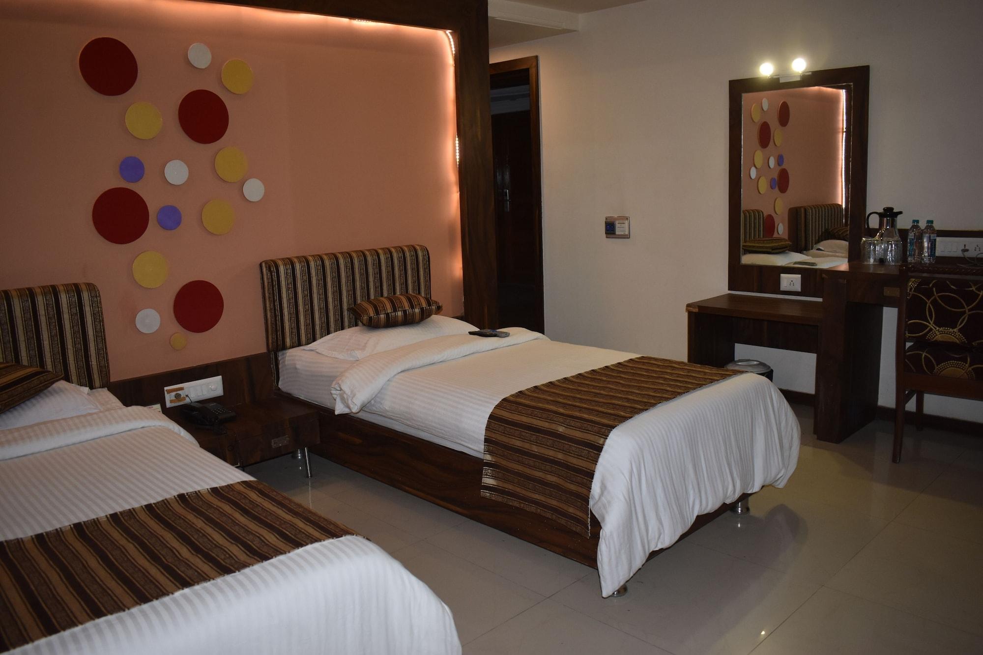 Hotel Royal Highness Ahmedabad Eksteriør billede