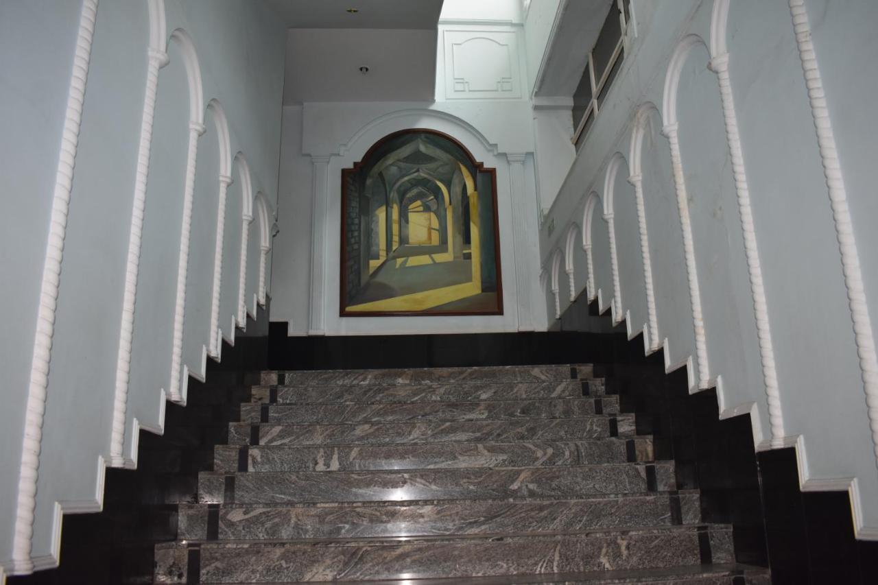 Hotel Royal Highness Ahmedabad Eksteriør billede